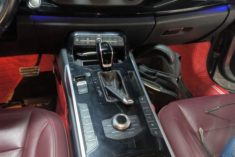 Used Wey VV7 2017 2.0T Flagship Edition
