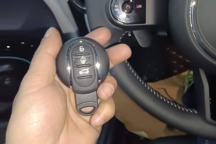 Used  MINI 2023 Facelift 2.0T COOPER S Artist Five-Door Edition
