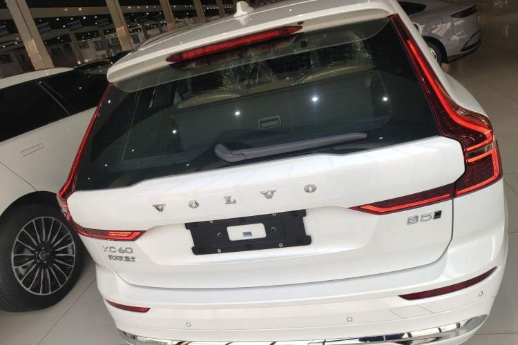 Used Volvo XC60 2026 B5 4x4 Smart Luxury Edition