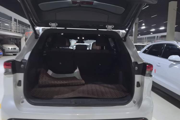 Used Toyota Crown Land Cruiser 2021 2.5L HEV Two-Wheel Drive Entry Version