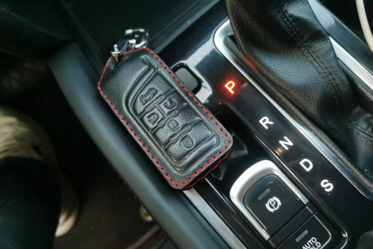 Used GAC Trumpchi GS8 2017 320T Two-Wheel Drive Luxury Smart Connectivity Version (7 Seats)
