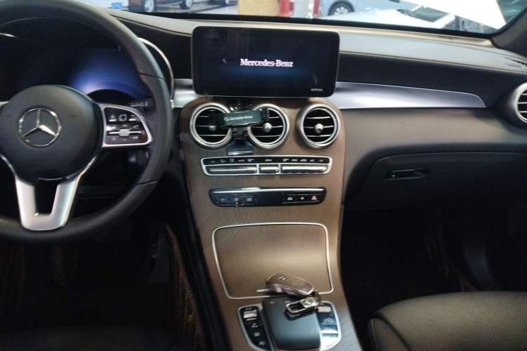 Used Mercedes-Benz GLC 2020 GLC 300 L 4MATIC Dynamic Edition
