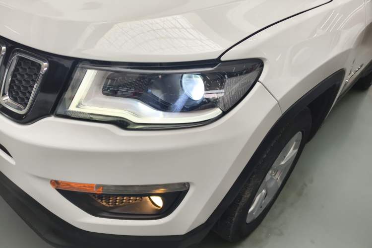 Used  Compass 2019 220T Automatic Enjoyment Version
