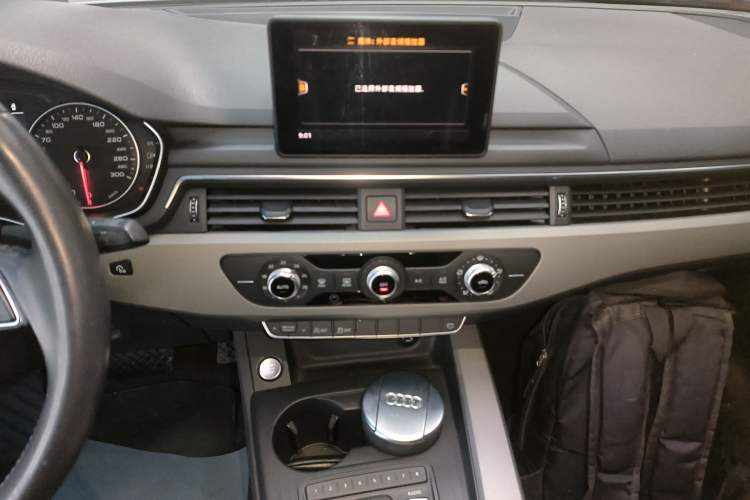 Used Audi A4L 2017 40 TFSI Ambition Edition
