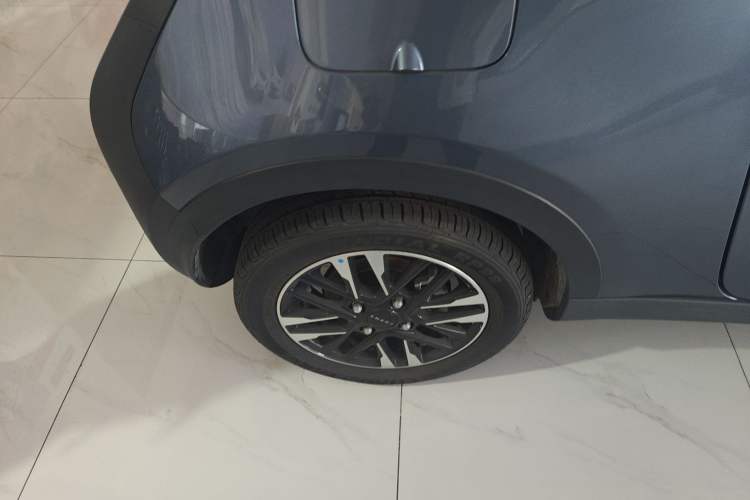 Used Chery Little Ant 2022 Revised Version Sweet Pink Edition Half-Sugar Version Lithium Iron Phosphate 30.7 kWh 30 kW 301 km
