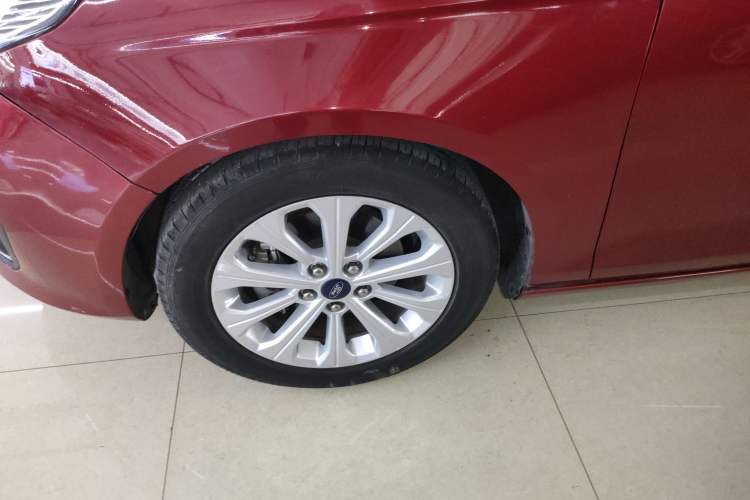 Used Ford Escort 2015 1.5L Manual Fashion Edition
