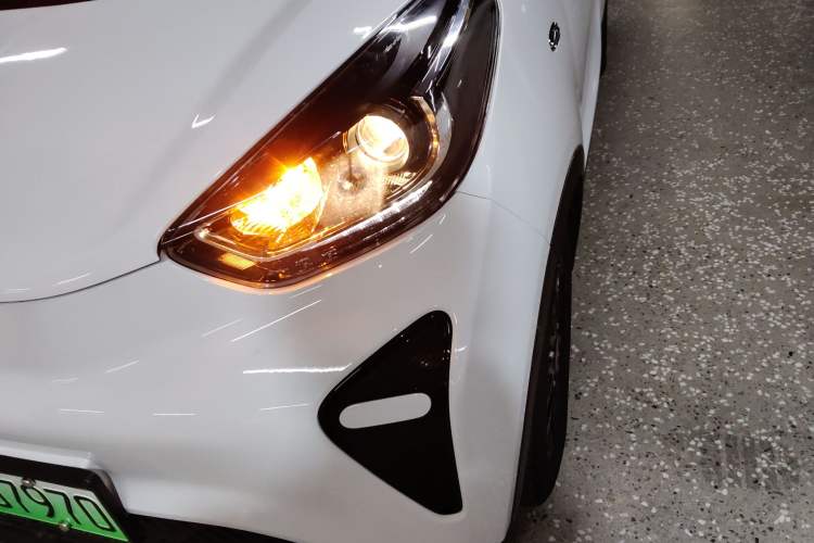 Used Chery Little Ant 2024 Refreshed Version Youth Edition 321 km Beloved Edition 29.23 kWh
