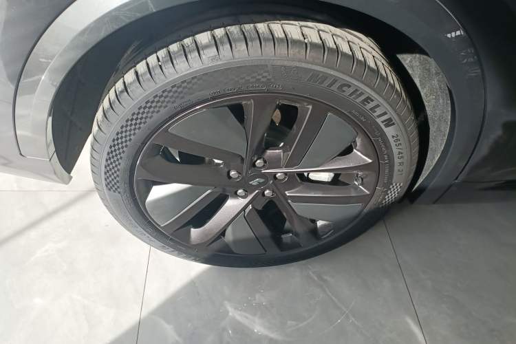 Used Li Auto L8 2023 Pro Model
