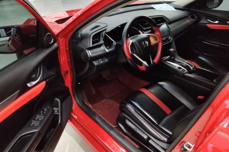 Used Honda Civic 2016 220TURBO CVT Luxury Edition
