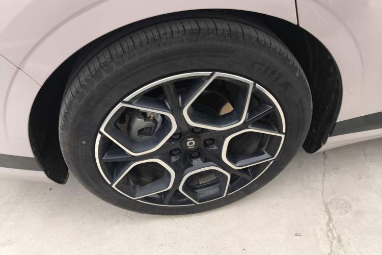 Used  A07 2025 All-Electric "True Fragrance" Edition 710-Mile Long-Range Version