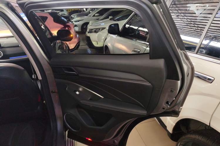 Used Wey VV6 2018 2.0T Two-Wheel Drive Flagship Version China V Standard