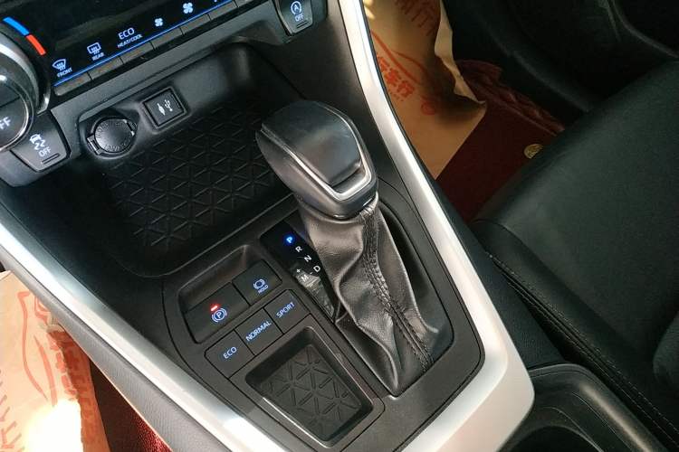 Used Toyota Wildlander 2022 2.0L CVT Two-Wheel Drive Luxury PLUS Edition
