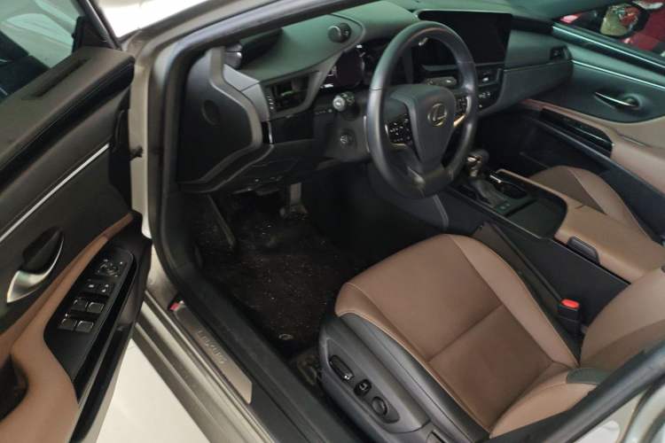 Used Lexus ES 2023 200 Excellence Edition
