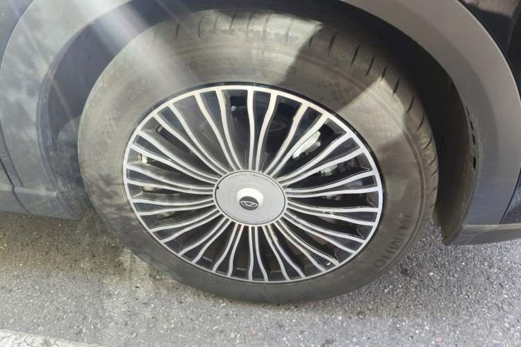 Used Chery Tiggo 8 L 2024 2.0T Two-Wheel-Drive Luxury Version 7 Seats
