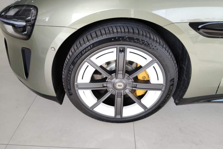 Used  SU7 2024 Rear-Drive Long-Range Intelligent Driving Version
