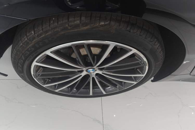 Used BMW 5 Series 2019 Facelifted 530Li Leading Edition M Sport Package
