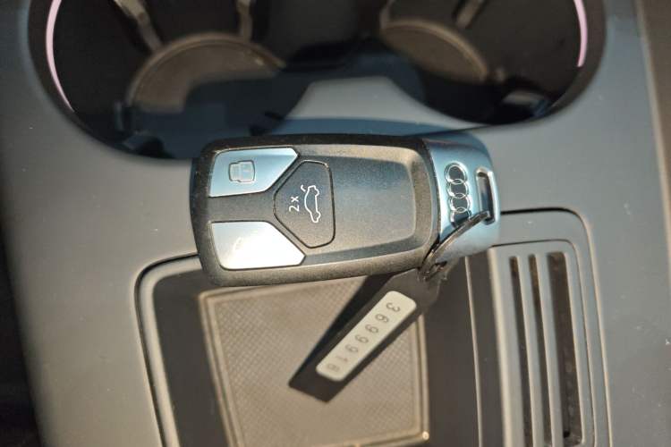 Used Audi A4L 2022 40 TFSI Stylish and Elegant Edition
