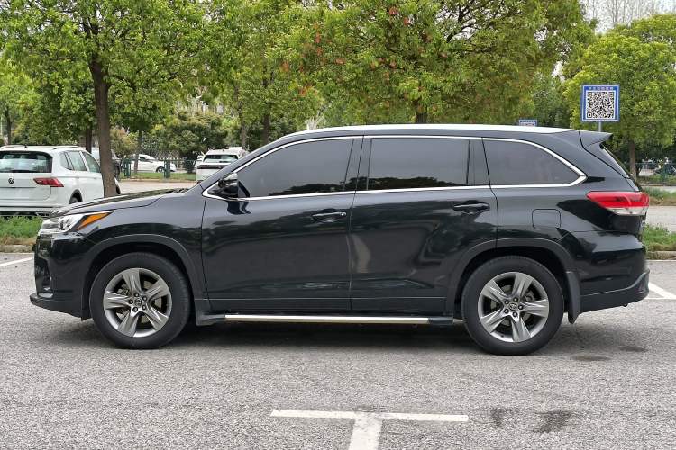 Used Toyota Highlander 2018 2.0T Four-Wheel Drive Luxury Edition 7 Seats China V Emission Standard
