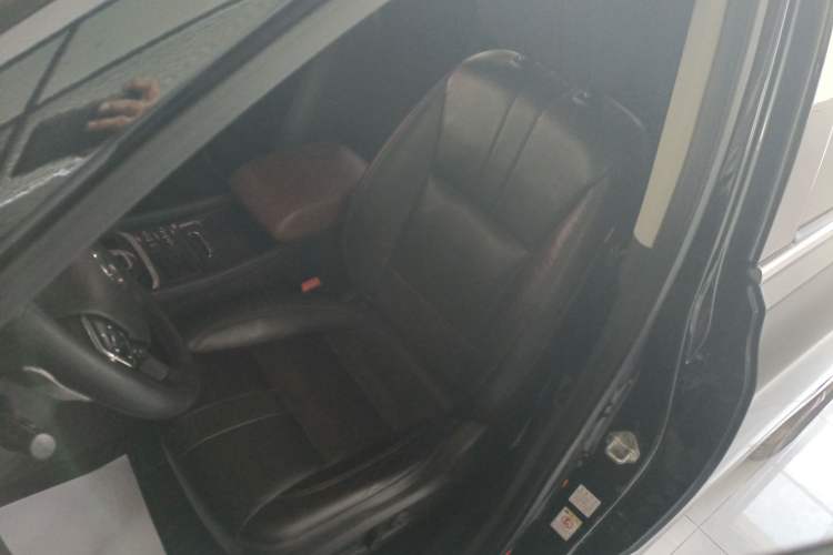 Used GAC Trumpchi GS8 2017 320T Two-Wheel Drive Luxury Smart Connectivity Version (7 Seats)
