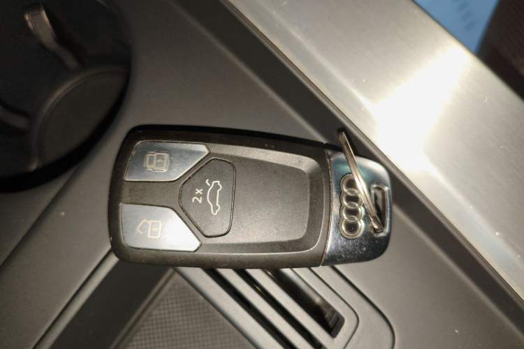 Used Audi A4L 2024 40 TFSI Fashion Dynamic Model
