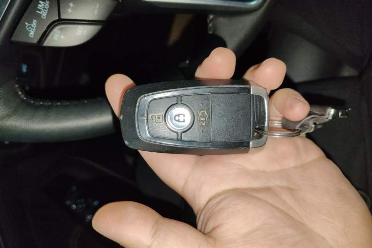 Used Ford Edge 2018 EcoBoost 245 Two-Wheel-Drive Titanium 7-Seater China V Standard
