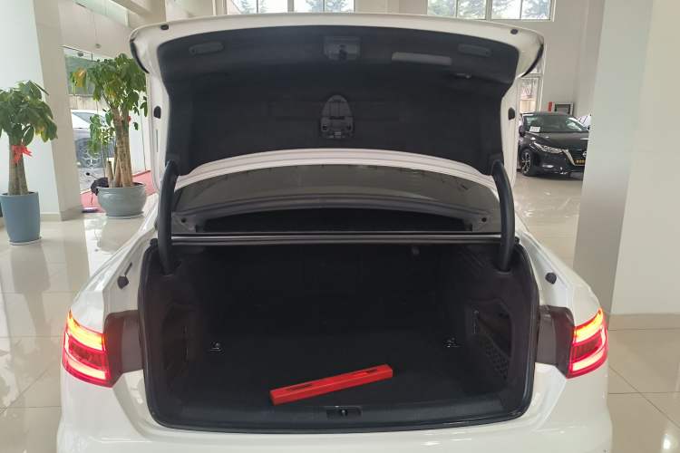 Used Audi A4L 2017 Plus 40 TFSI Fashion Model
