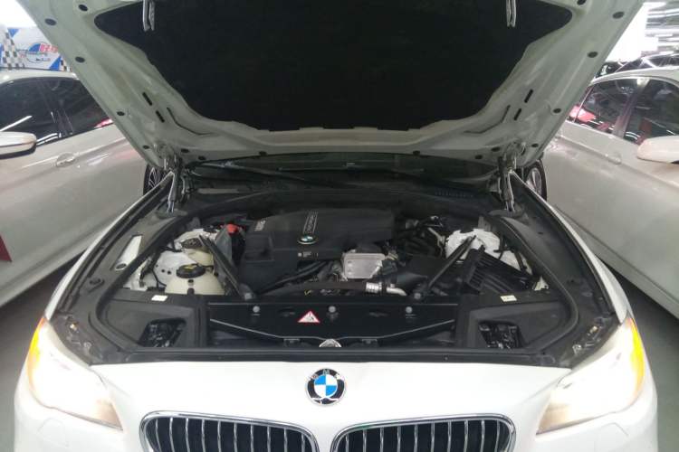 Used BMW 5 Series 2014 528Li Leading Model