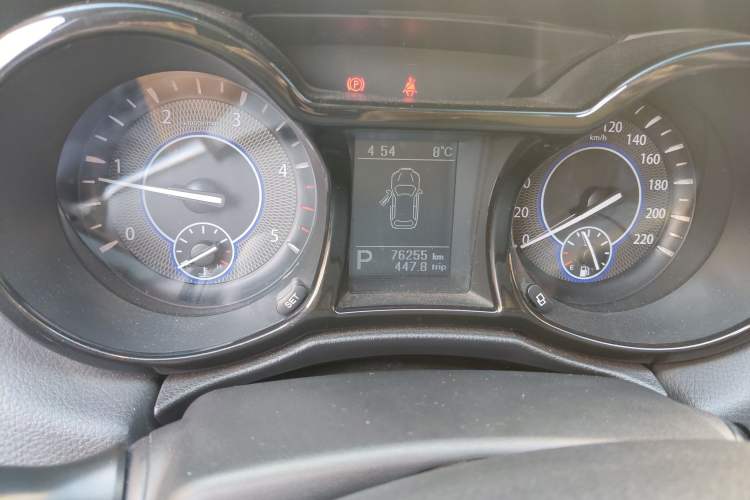 Used JMC Yusheng S350 2013 2.4T Automatic 2WD Diesel Luxury Edition 5 Seats
