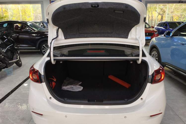 Used Mazda Mazda 3 Axela 2017 Sedan 1.5L Automatic Comfort Model Emission Standard China V
