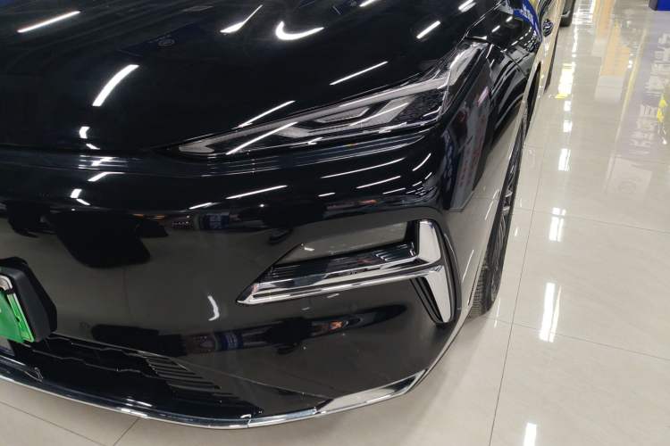 Used  Galaxy 8 2025 130km EM-i Prestige Edition
