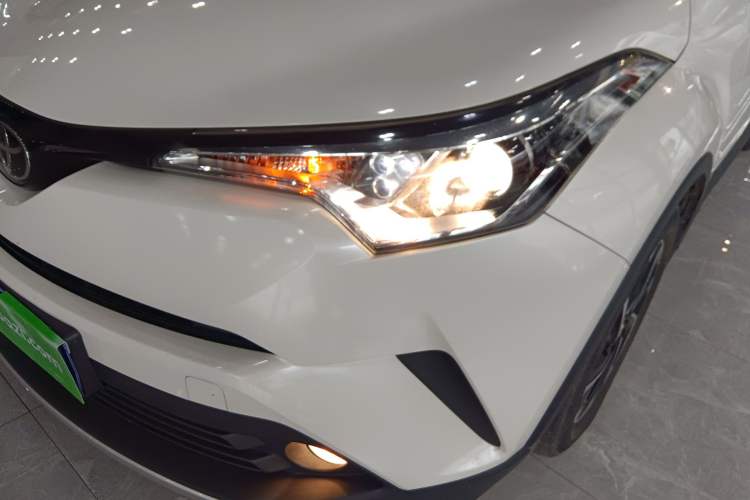 Used Toyota IZOA 2018 2.0L Yichi Edition China V Standard