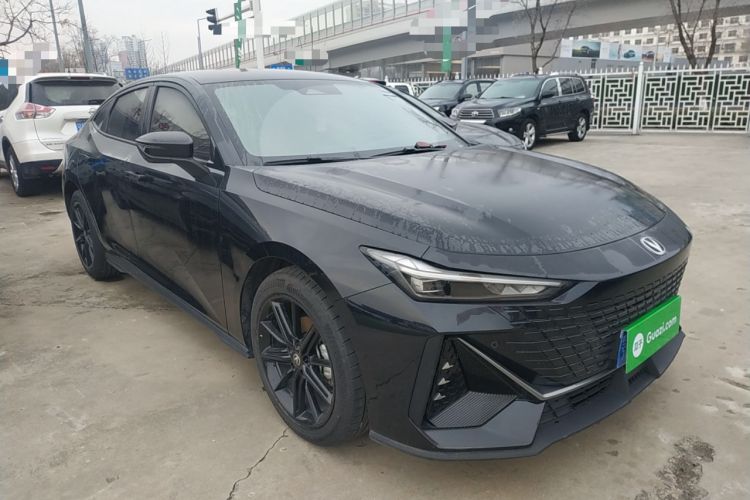 Used Changan UNI-V 2023 1.5T Prestige Model
