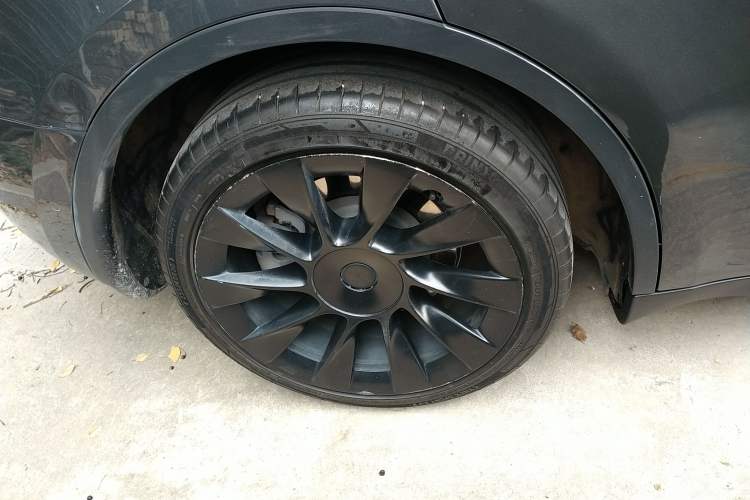 Used Tesla Model Y 2021 Long-Range All-Wheel-Drive Version
