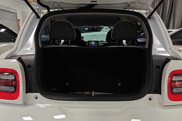 Used ORA Black Cat 2021 301 km Basic Version
