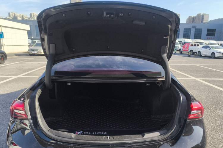 Used Buick LaCrosse 2019 28T Luxury Model
