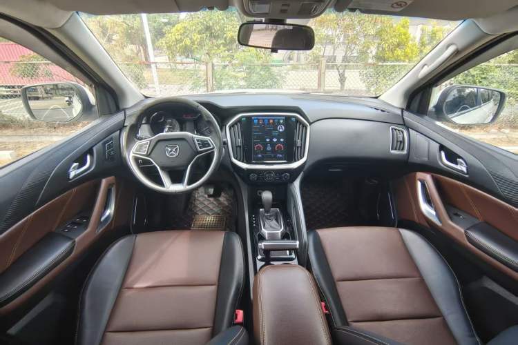 Used JMC Yusheng S350 2016 2.0T Automatic Two-Wheel Drive Gasoline Luxury Edition 5 Seats
