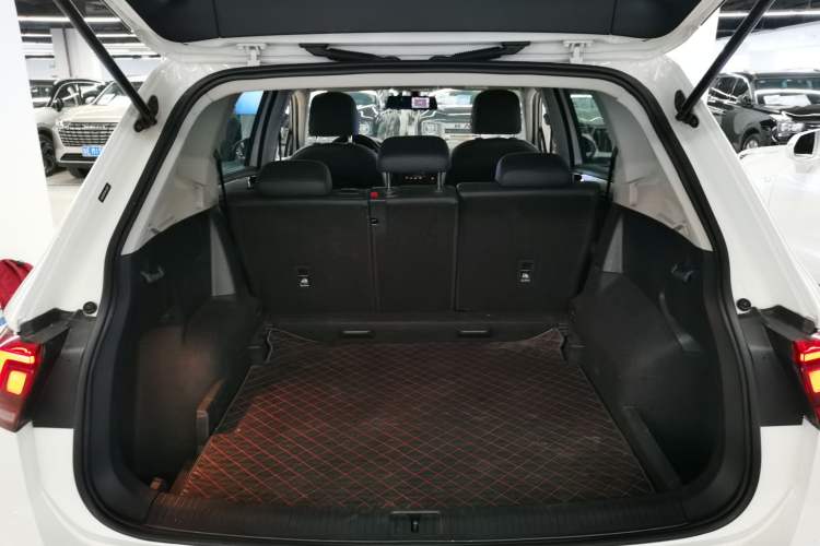 Used Volkswagen Tiguan L 2019 Updated Version 330TSI Automatic Two-Wheel Drive Panoramic Comfort Edition China VI Standard
