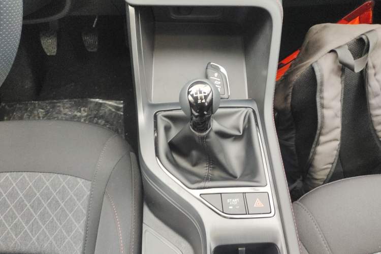 Used Roewe i5 2023 1.5L Manual Comfort Edition
