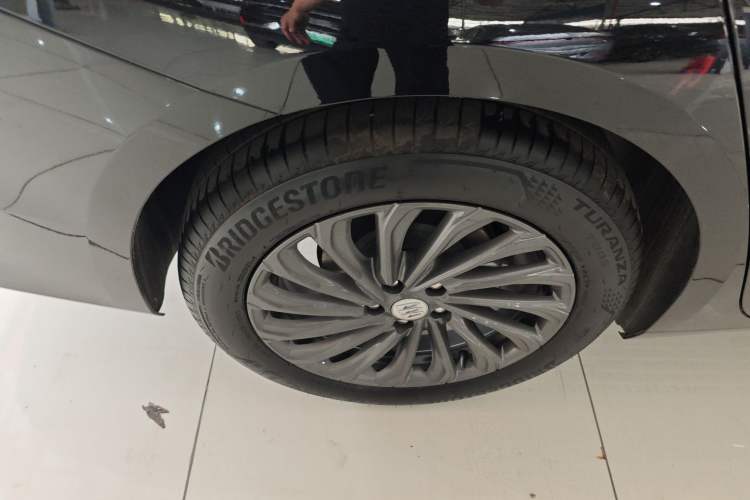 Used Buick LaCrosse 2025 28T Platinum Edition