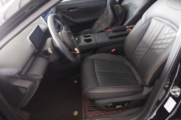 Used Baojun Enjoy 2025 Plug-in Hybrid 140km Luxury Edition
