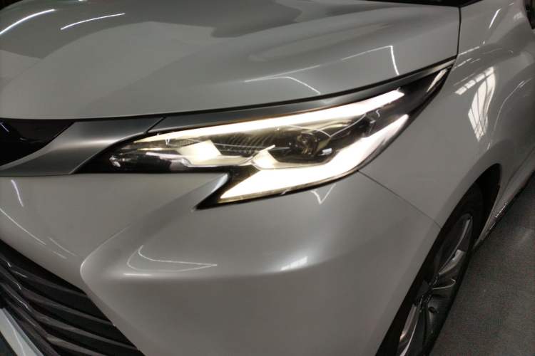 Used Toyota Sienna 2021 2.5L Hybrid Premium Edition