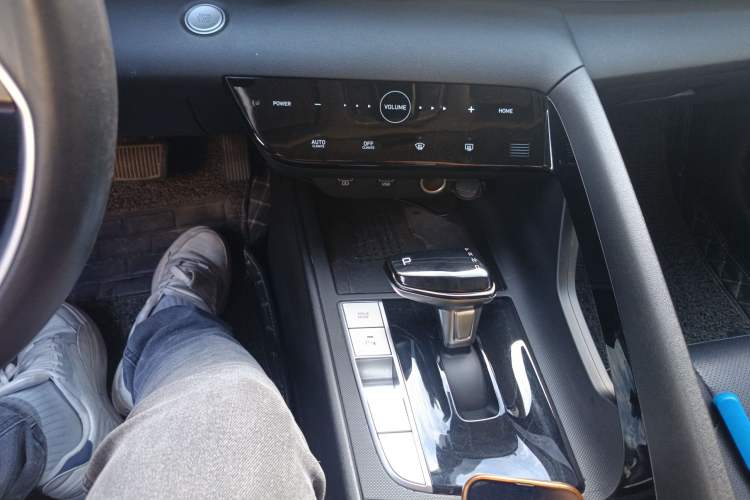 Used Hyundai Elantra 2021 1.5L CVT LUX Prestige Edition
