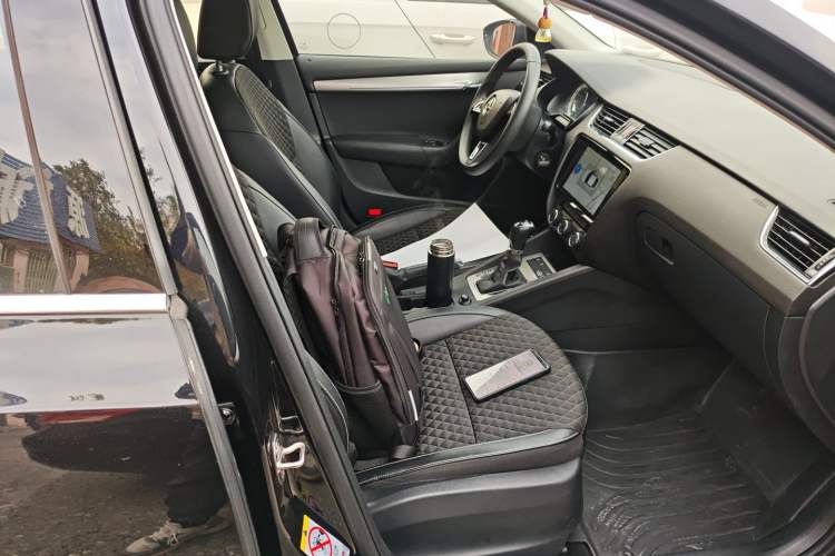 Used Skoda Octavia 2019 1.5L Automatic Smart Drive Luxury Edition China VI Standard
