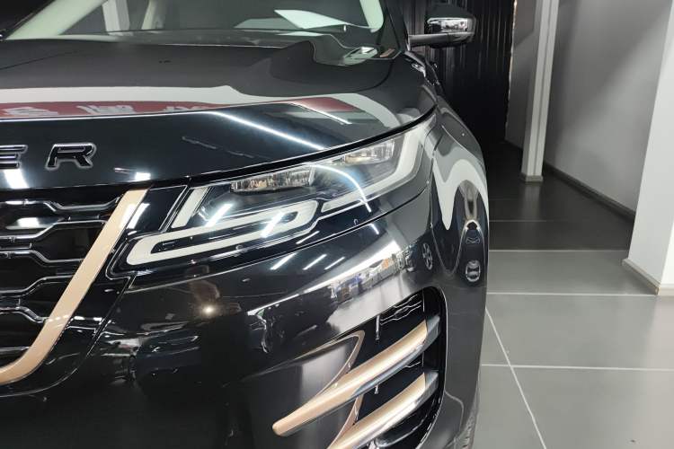 Used Land Rover Range Rover Evoque 2023 Aurora L 249 PS Collins Antique Bronze Special Edition