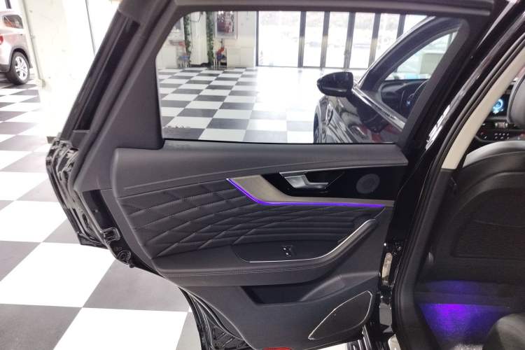 Used Hongqi HS5 2022 Revised Version 2.0T Smart Connect Flagship Edition
