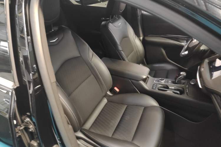 Used Cadillac XT4 2018 28T Two-Wheel Drive Tech Version
