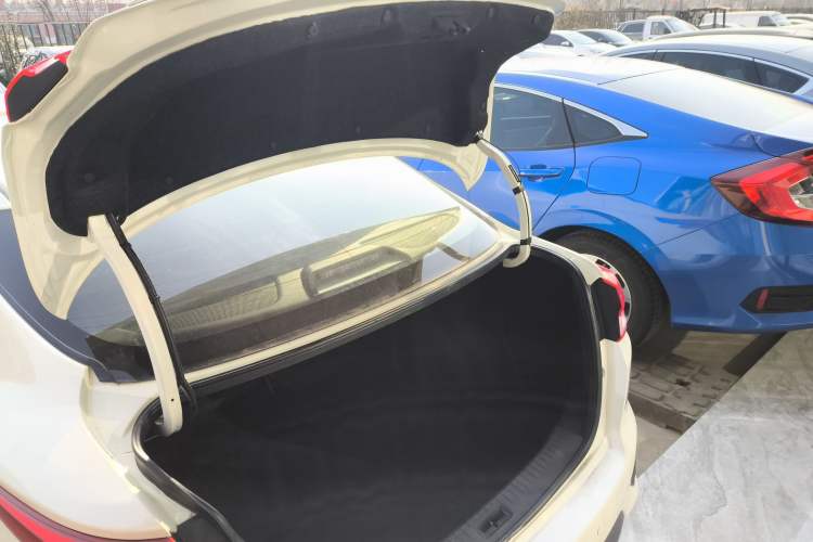 Used Nissan Lannia 2016 1.6L CVT Smart Cool Edition