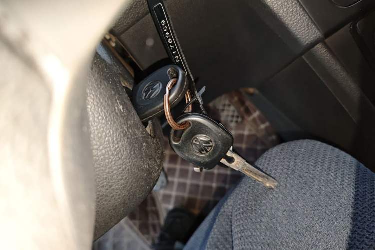 Used Volkswagen Santana 2015 1.6L Manual Fashion Edition