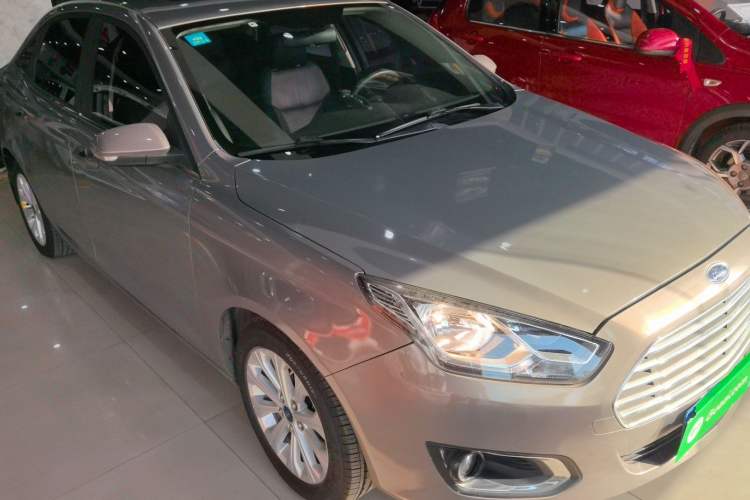 Used Ford Escort 2015 1.5L Automatic Fashion Model