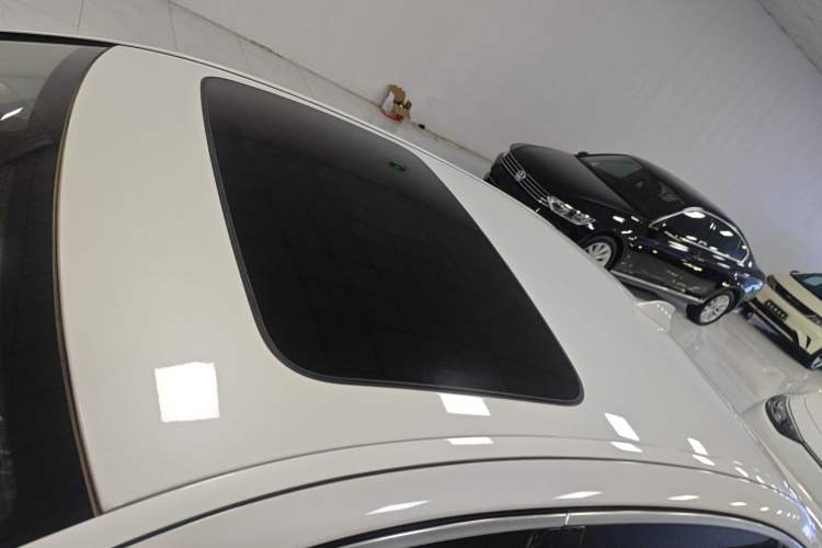 Used BMW 5 Series 2017 525Li Leading Model
